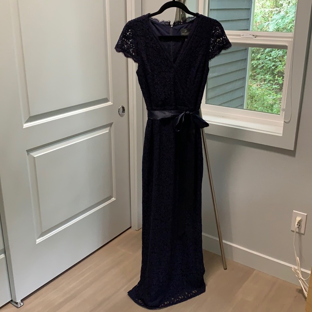 Adrianna Papell navy gown size 6
